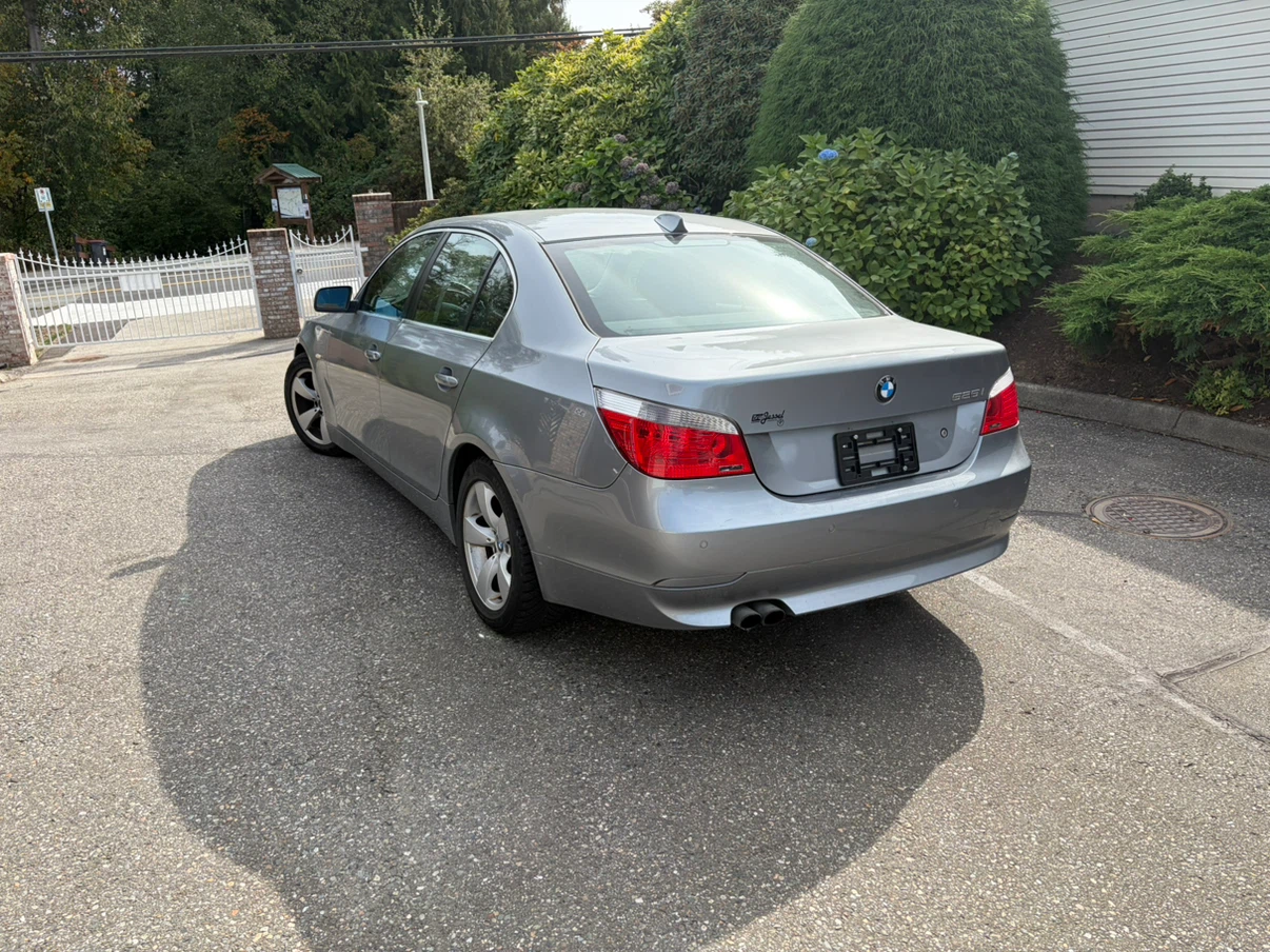 BMW 525i Sedan - photo 3
