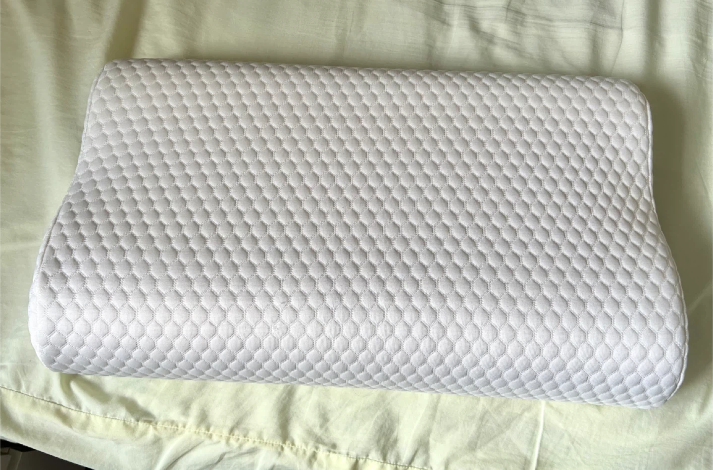 White Memory Foam Ergonomic Pillow