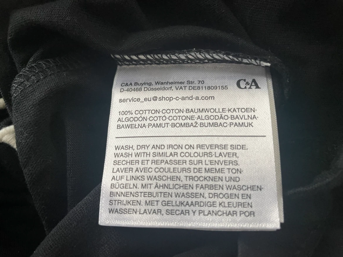 C&A Black T-Shirt with Face Design - photo 5