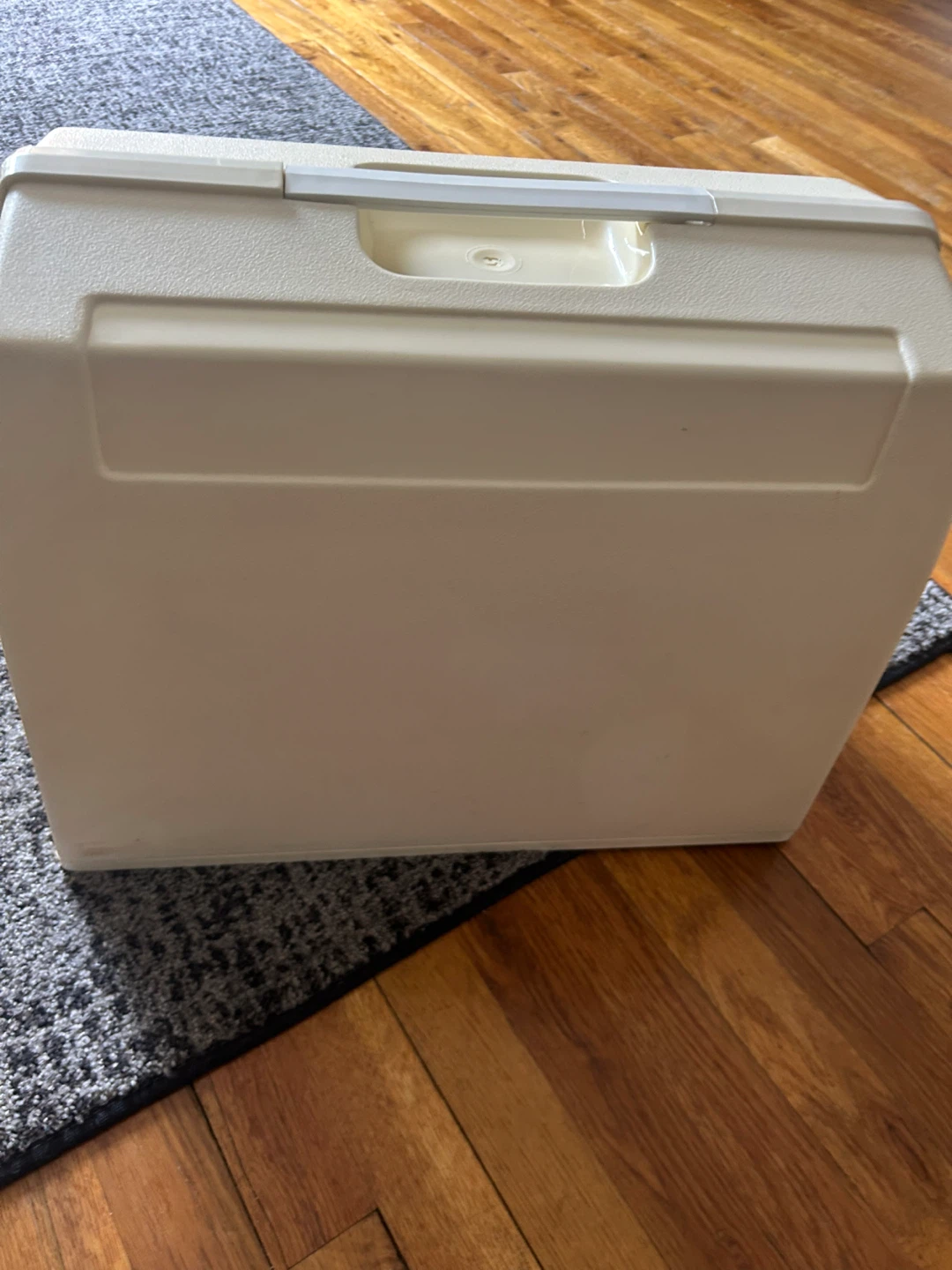 Kenmore Sewing Machine with Hard Carrying Case - photo 2