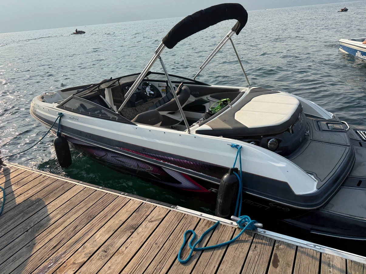 2013 Larson LSR 2000 Boat with Trailer
