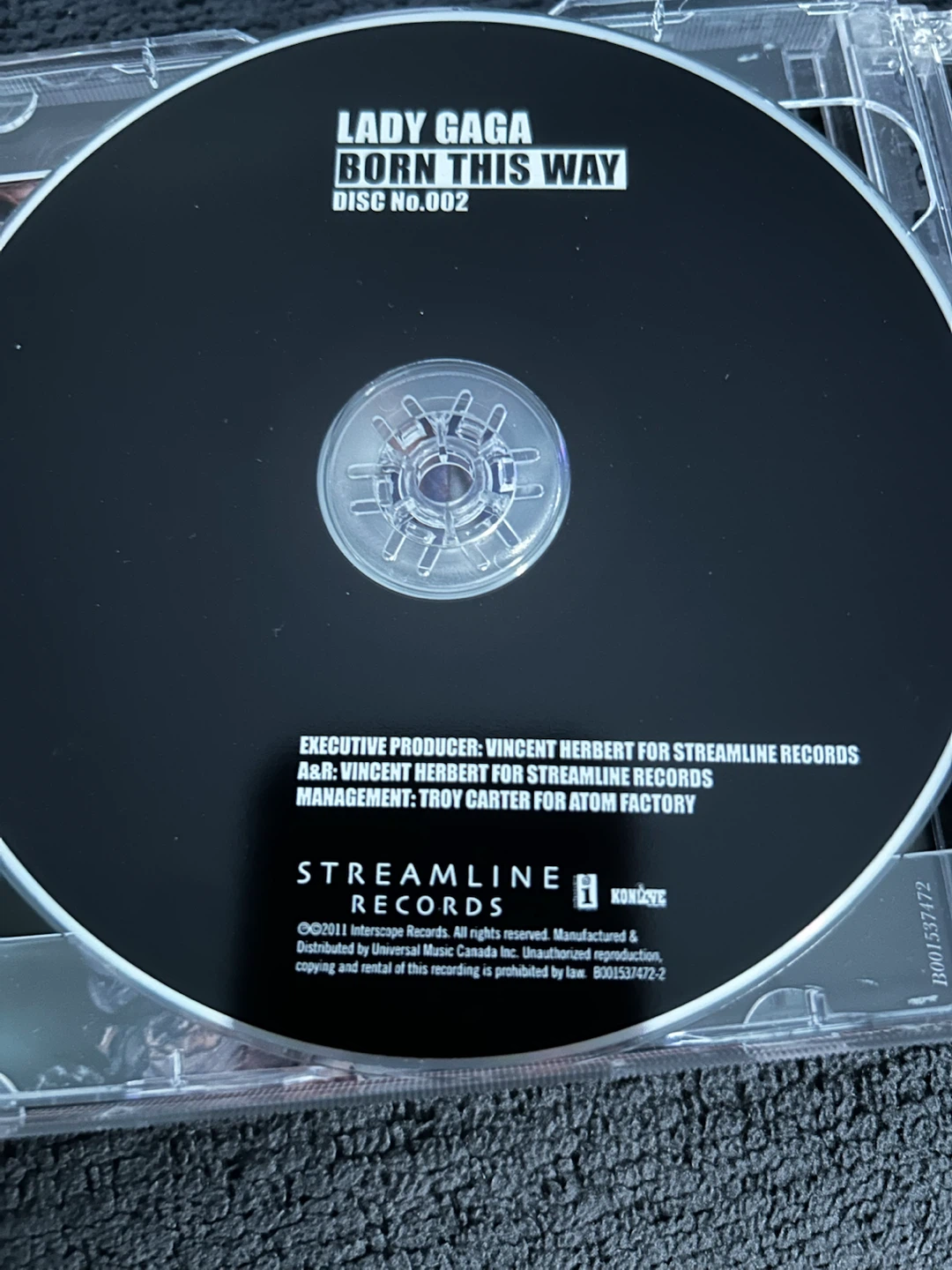 Lady Gaga Born This Way 2 Disc CD - photo 3