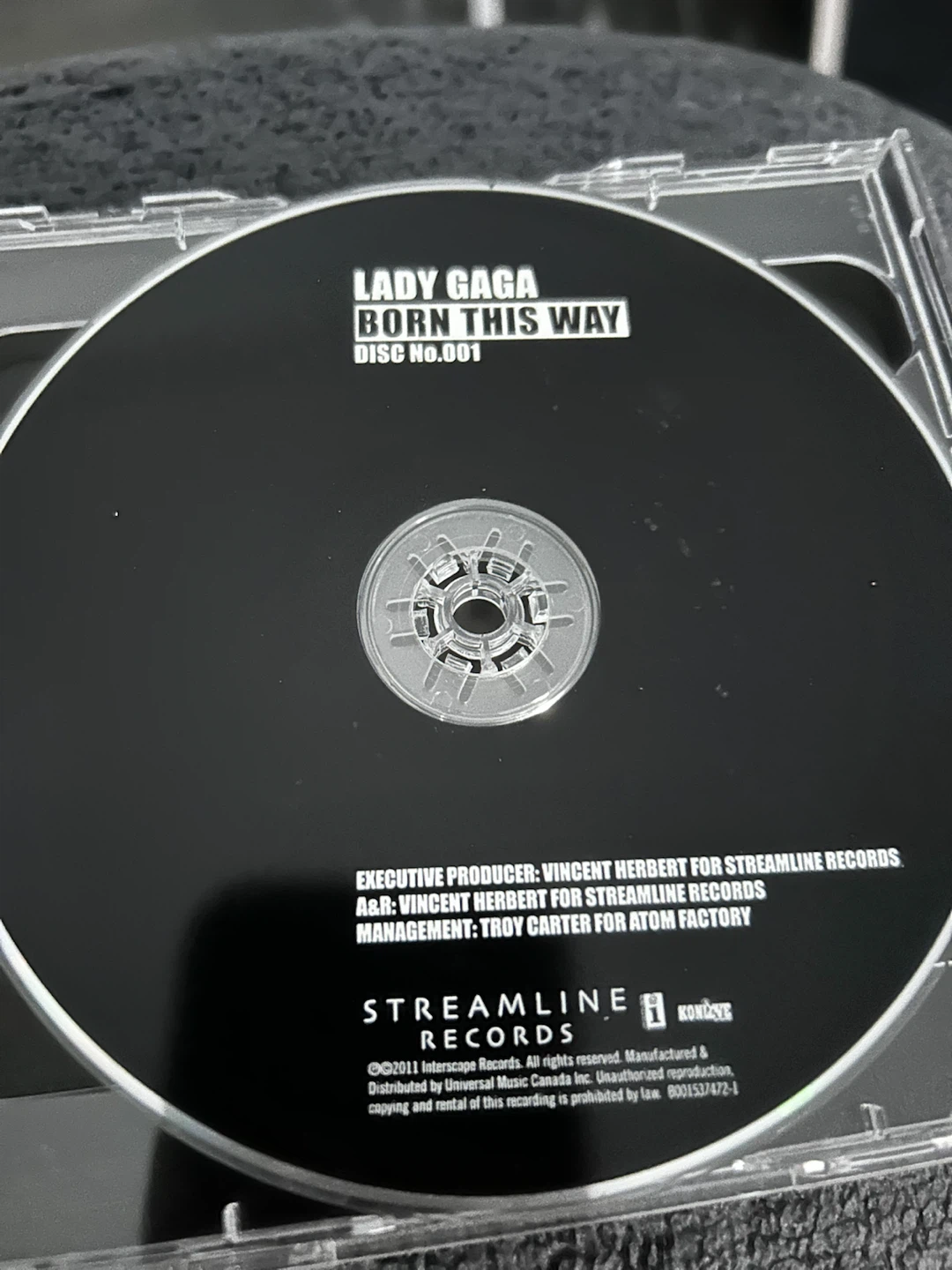 Lady Gaga Born This Way 2 Disc CD - photo 4