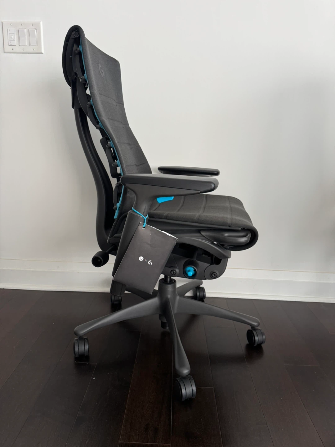 Like New Herman Miller x Logitech G Embody Gaming Chair - photo 2