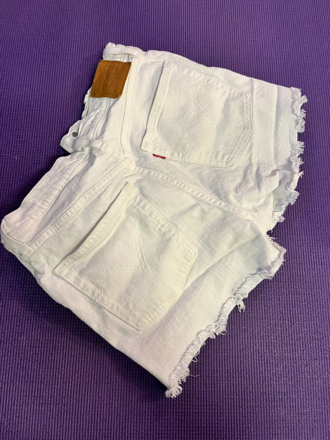 Levi's Ribcage Denim Shorts White Size 29 - photo 2