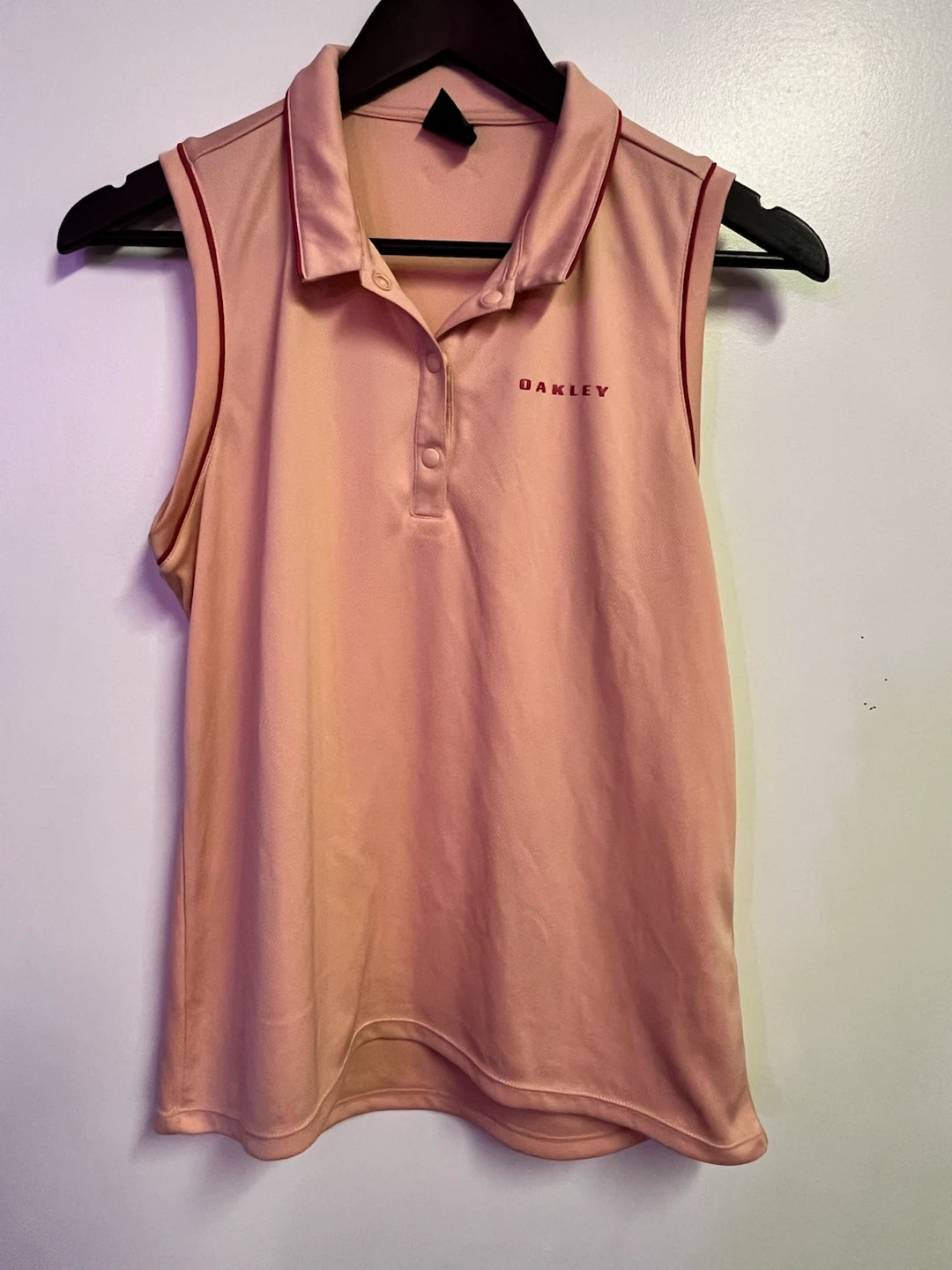 Oakley Women’s Sleeveless Golf Shirt