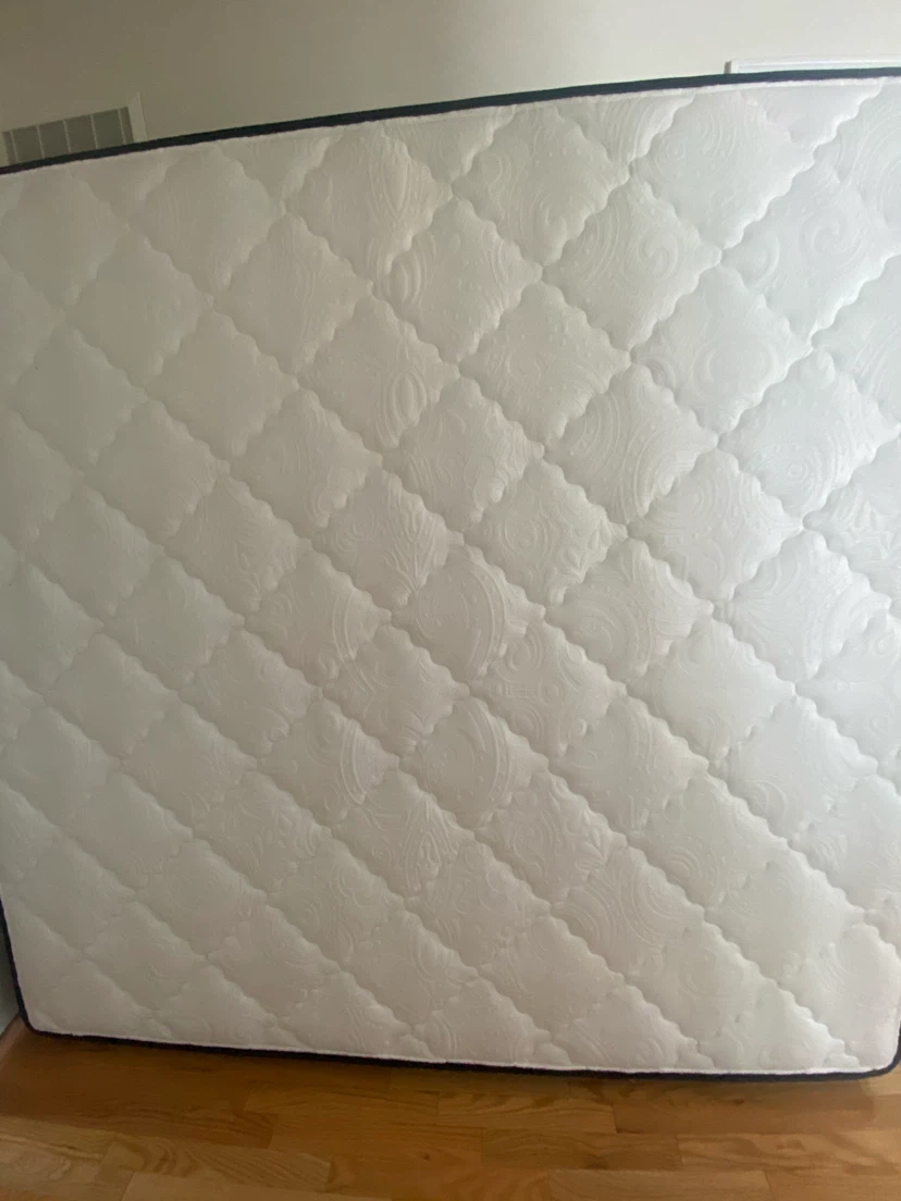 King size mattress - photo 2