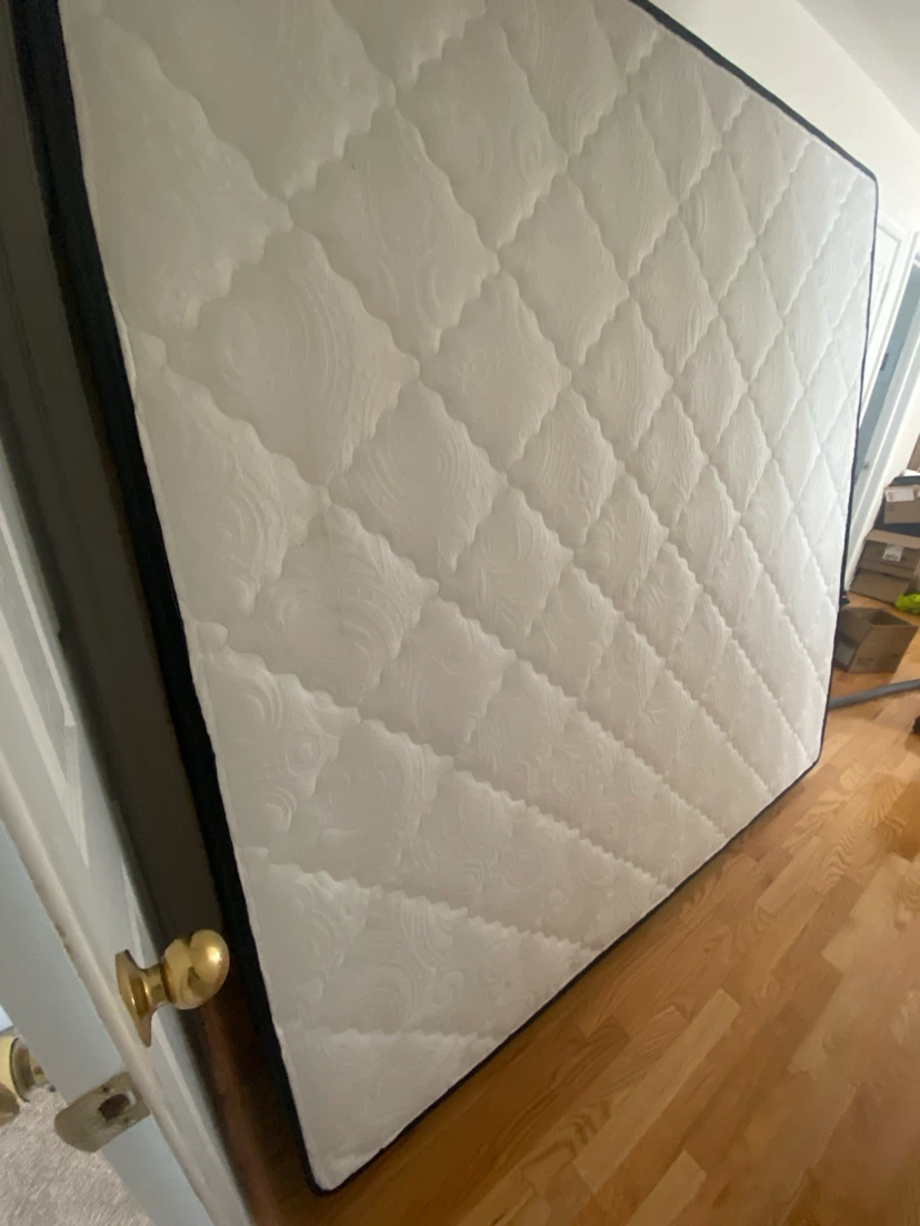 King size mattress - photo 3