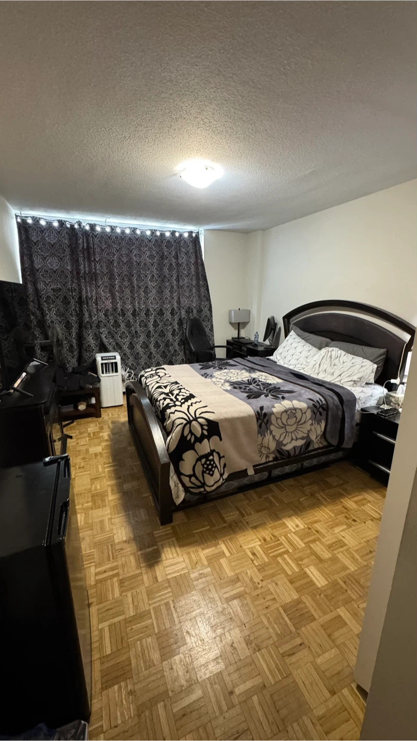 Private Room and Private washroom for rent - photo 2
