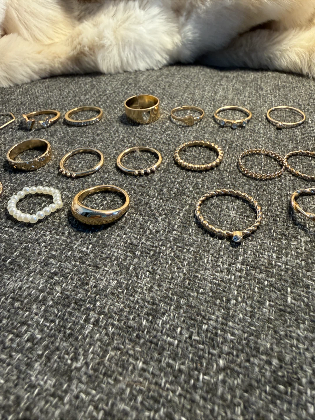 Stackable Rings Set of 21 Gold tone fashion rings - photo 4