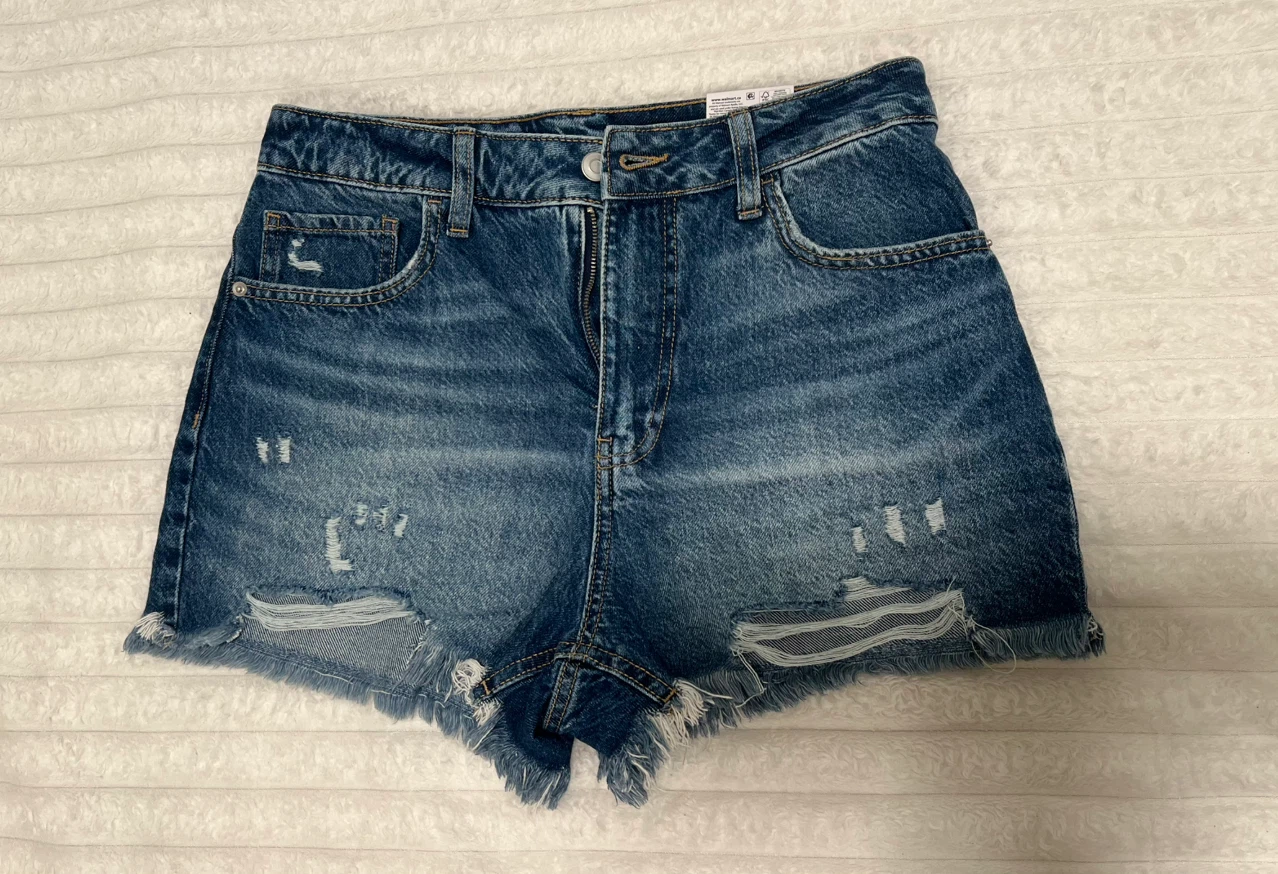 No Boundaries Denim Shorts Size 11 - photo 3