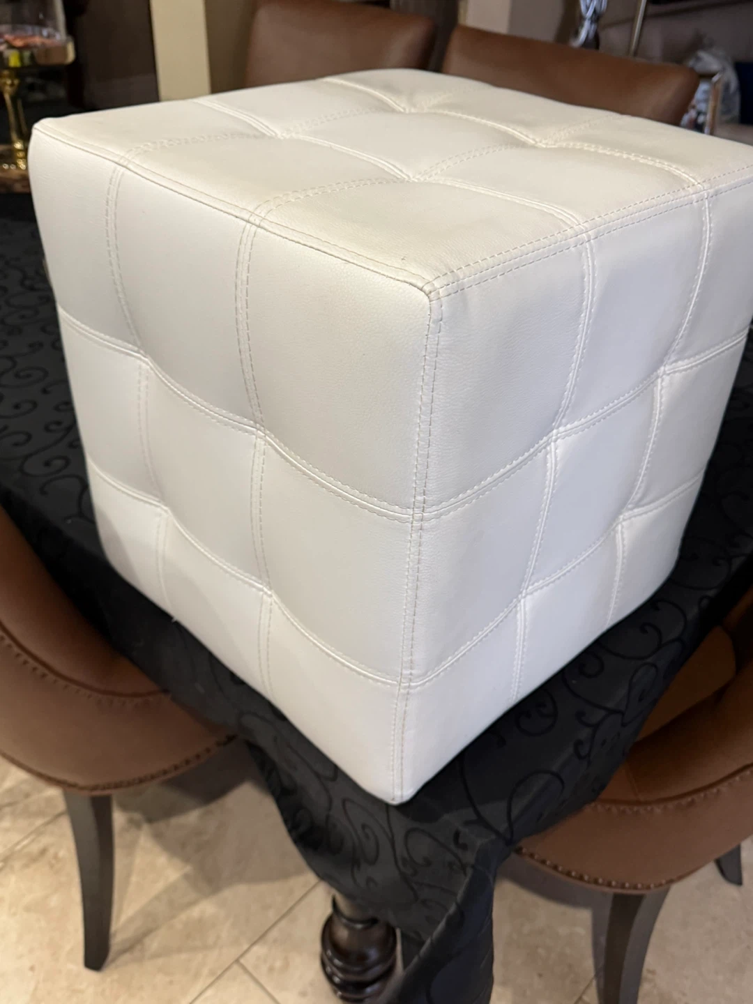 White tufted faux leather ottoman - photo 3