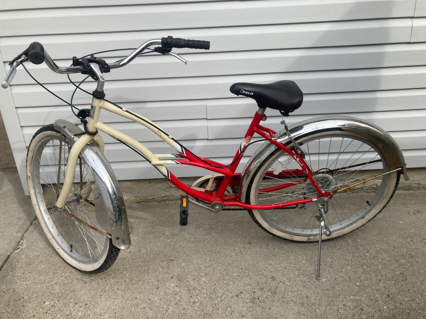 Red and Cream 6-Speed Cruiser Bicycle