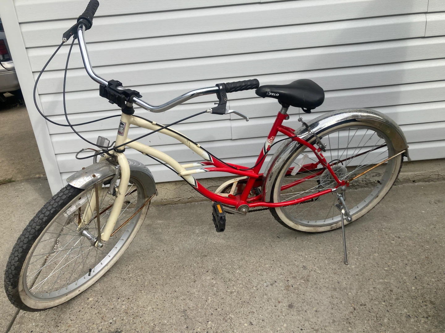 Red and Cream 6-Speed Cruiser Bicycle - photo 2