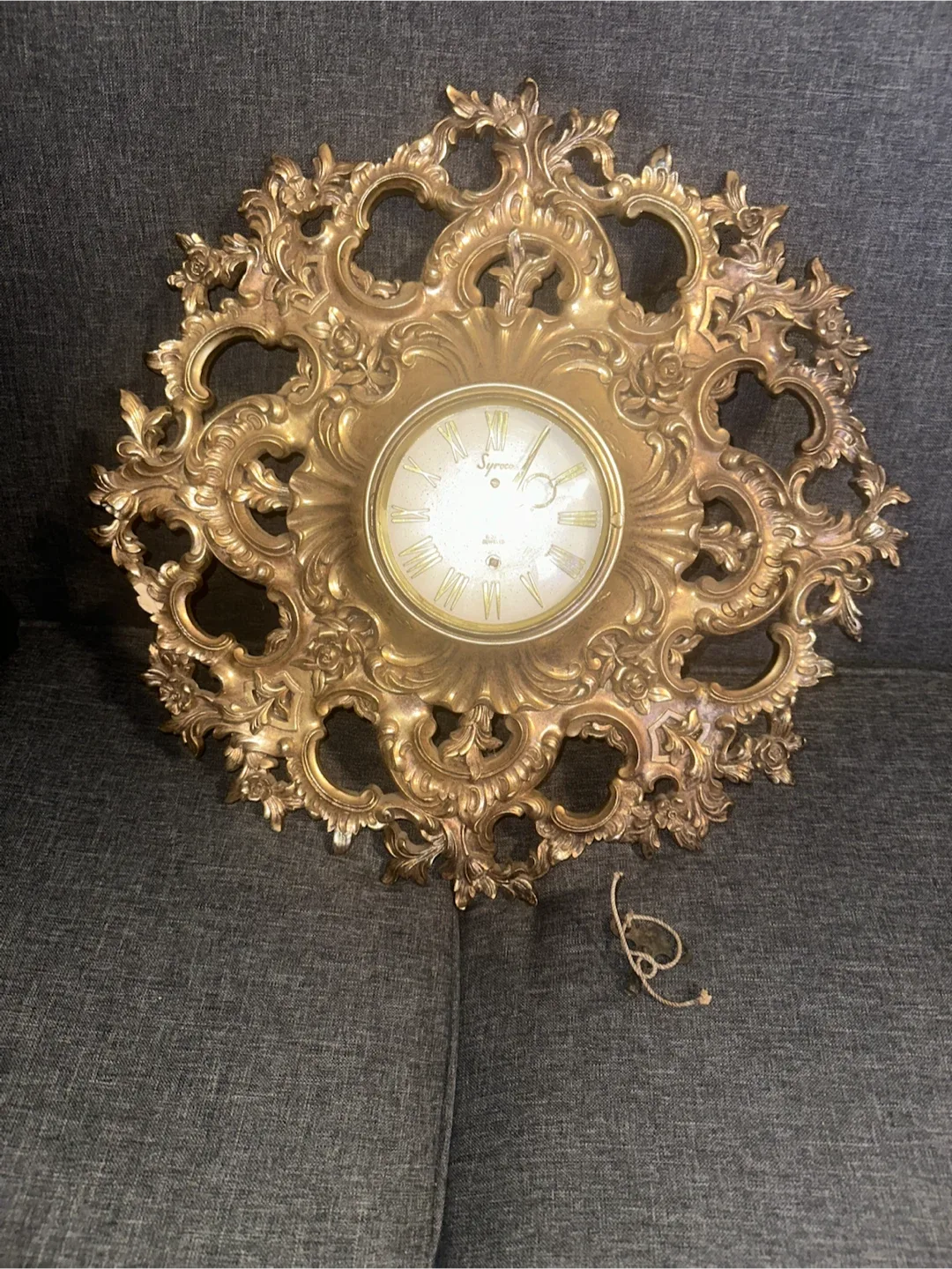 Vintage Syroco 8 Day Clock with Key - photo 2