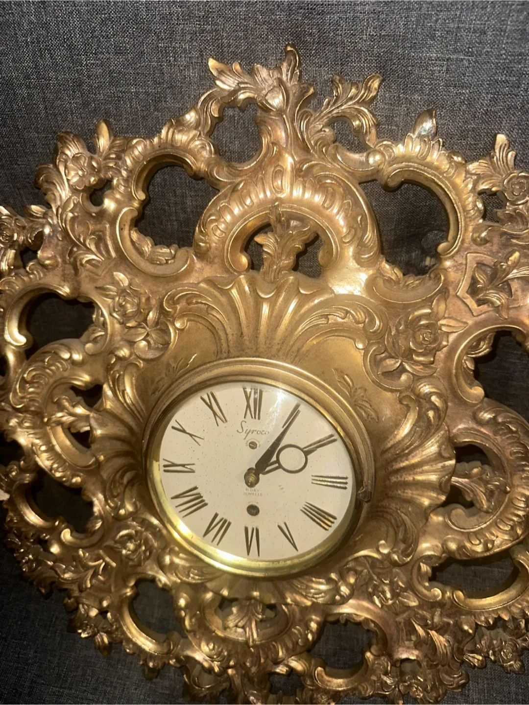Vintage Syroco 8 Day Clock with Key - photo 3
