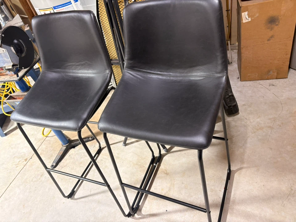 Set of 2 Black Bar Stools