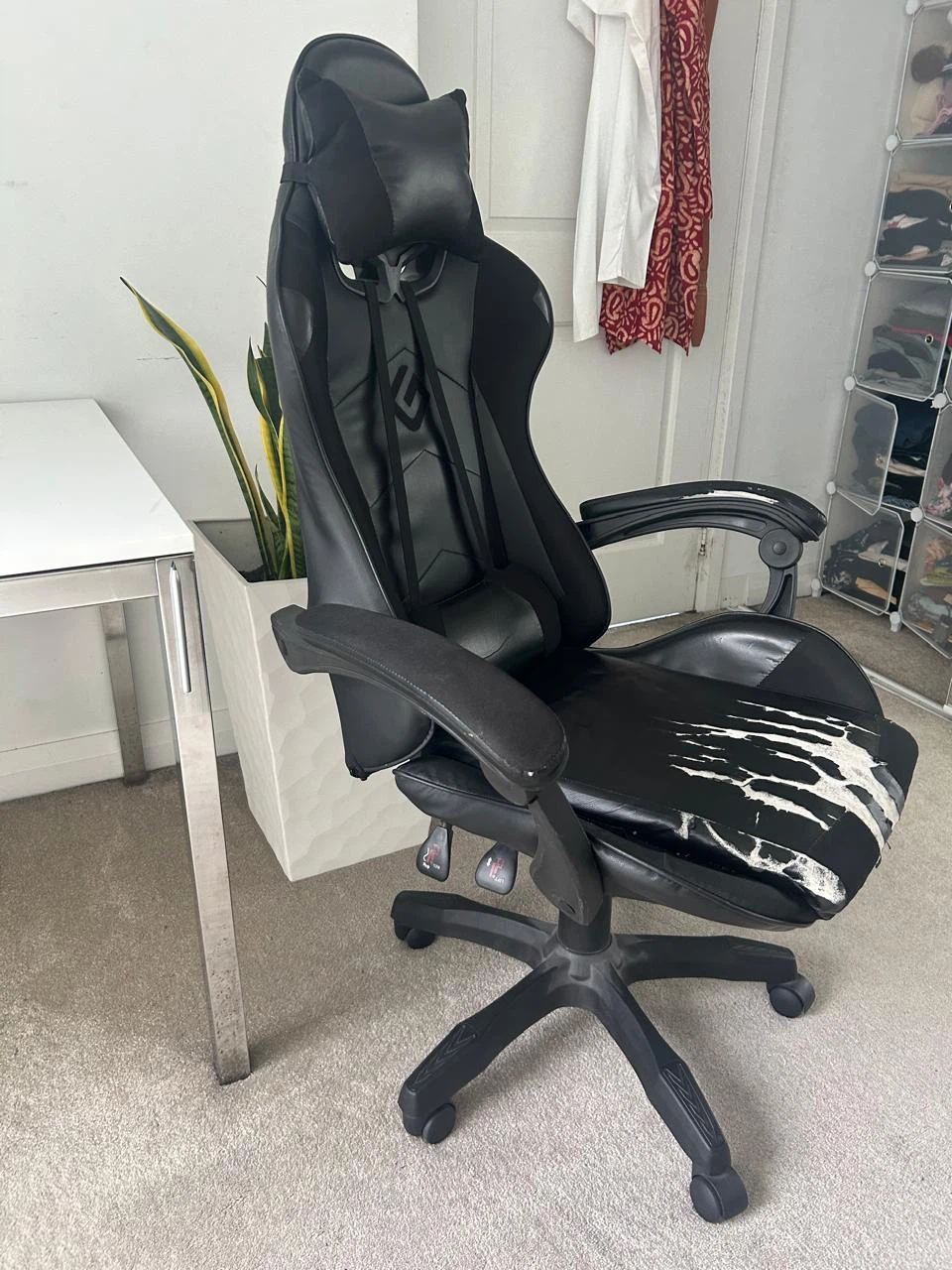 Black Gaming Chair - photo 3