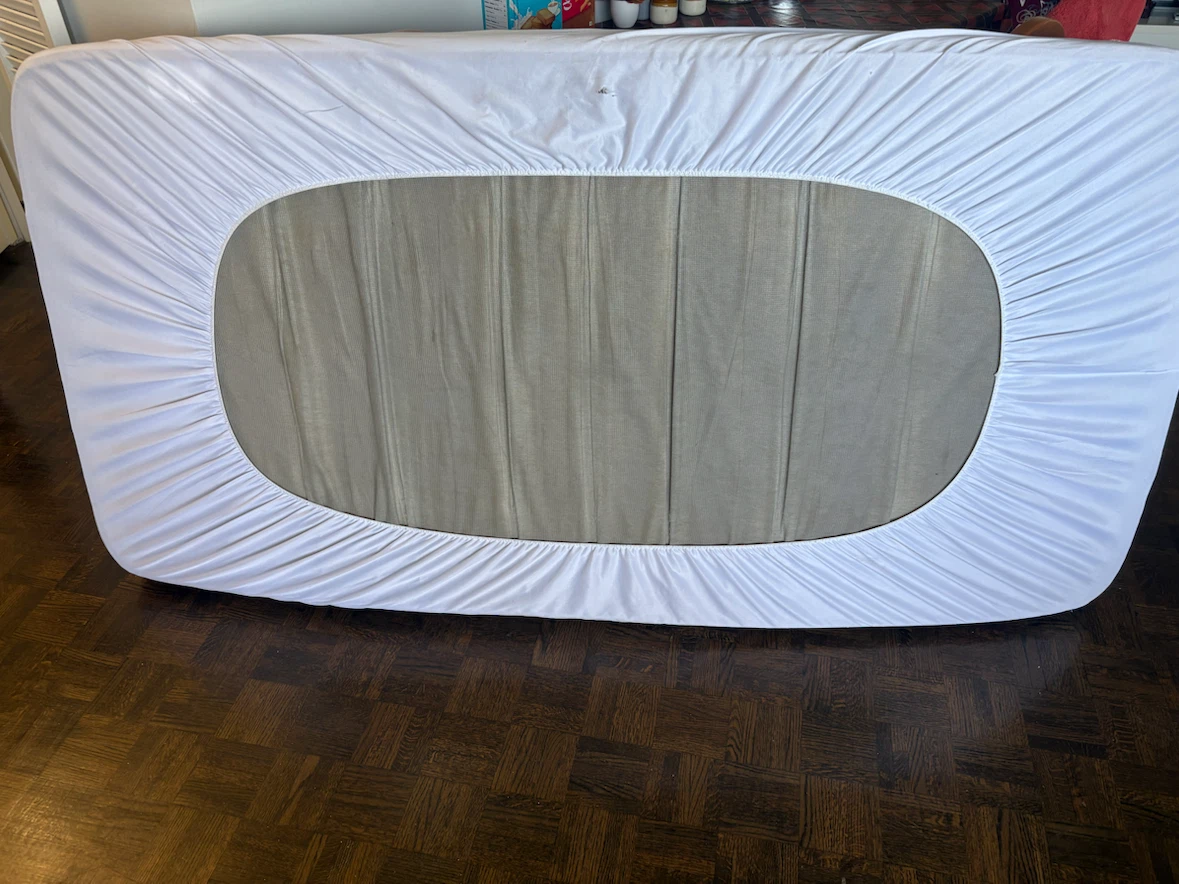Twin size mattress with protective cover - photo 4