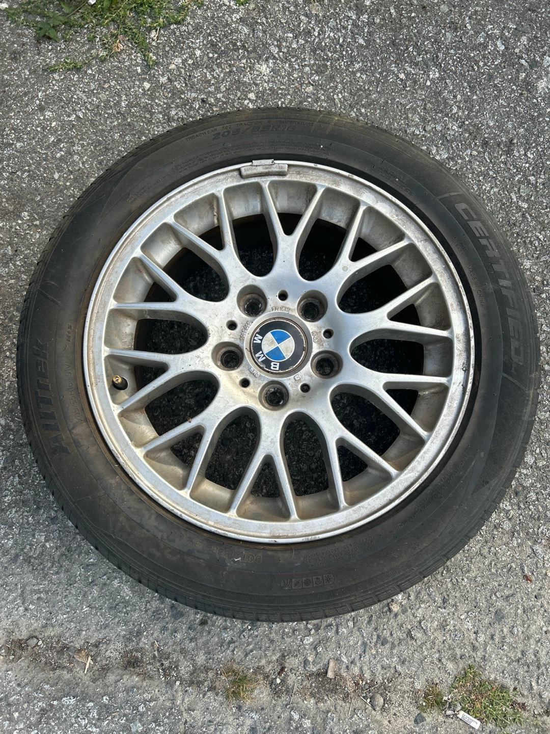 Set of 4 BMW Alloy Wheels with 205/55R16 Tires