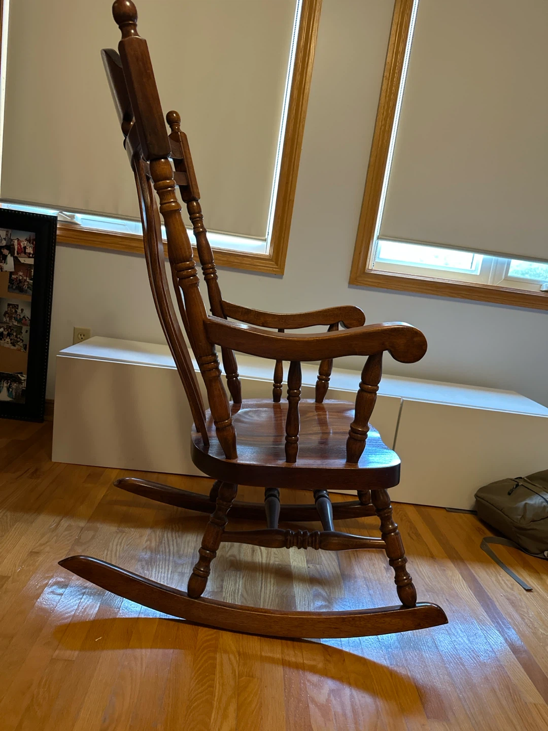 Solid Wood Rocking Chair - photo 3