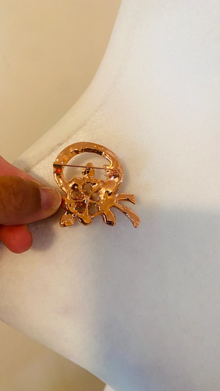 2 inch granny -core  brooch - photo 2