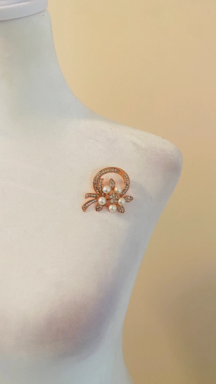 2 inch granny -core  brooch - photo 3
