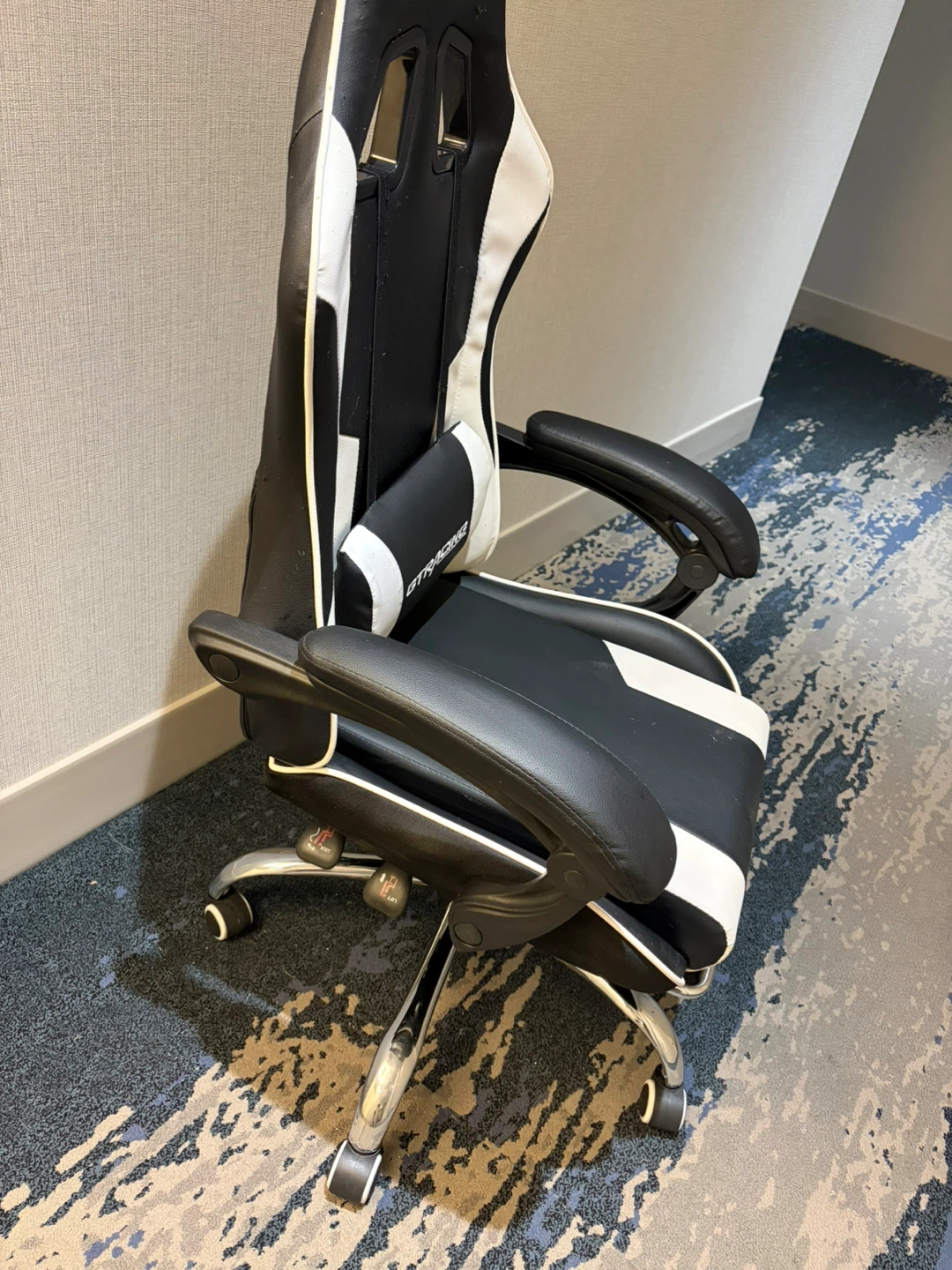 GTRACING Gaming Chair with Footrest