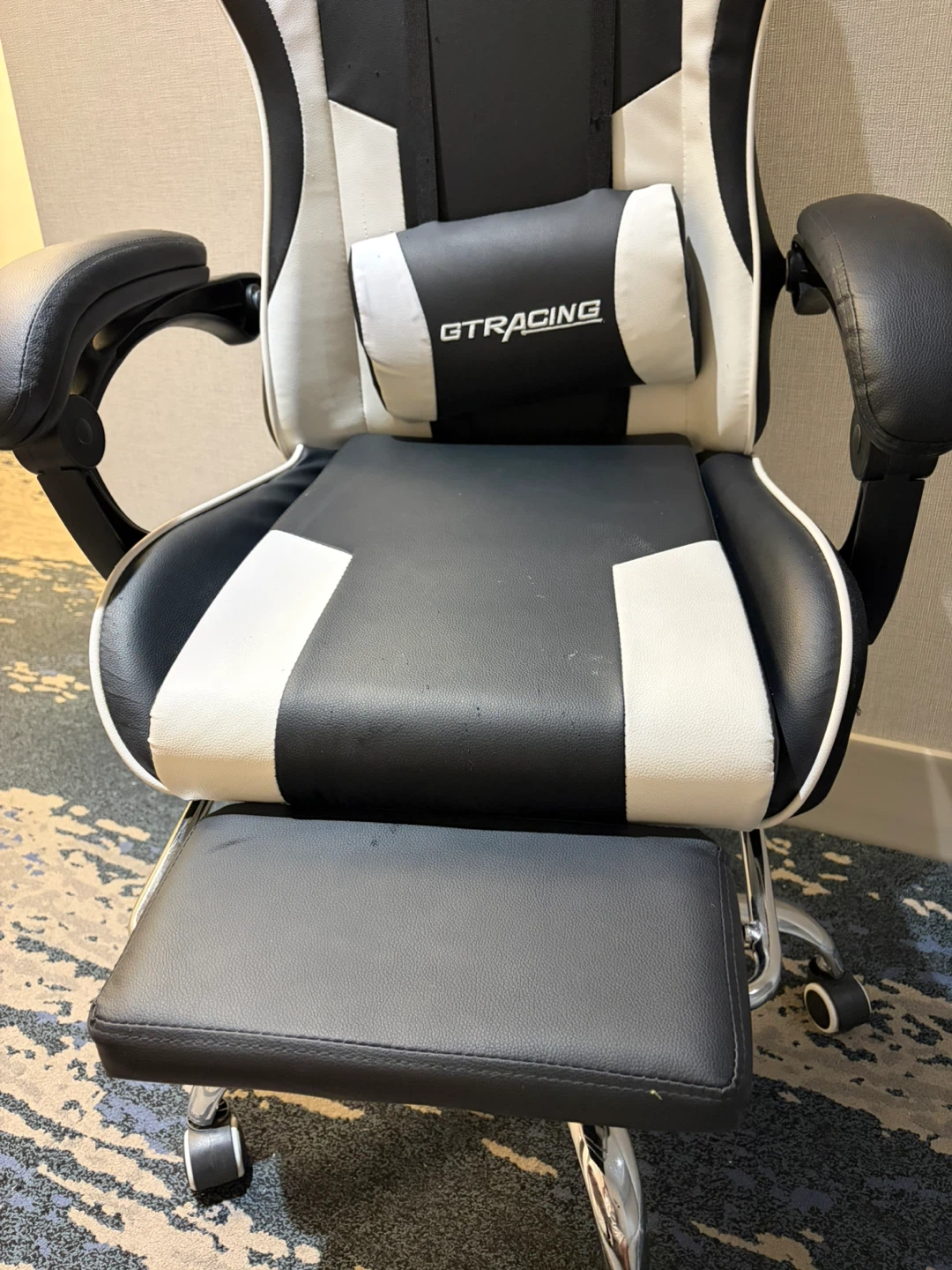 GTRACING Gaming Chair with Footrest - photo 2