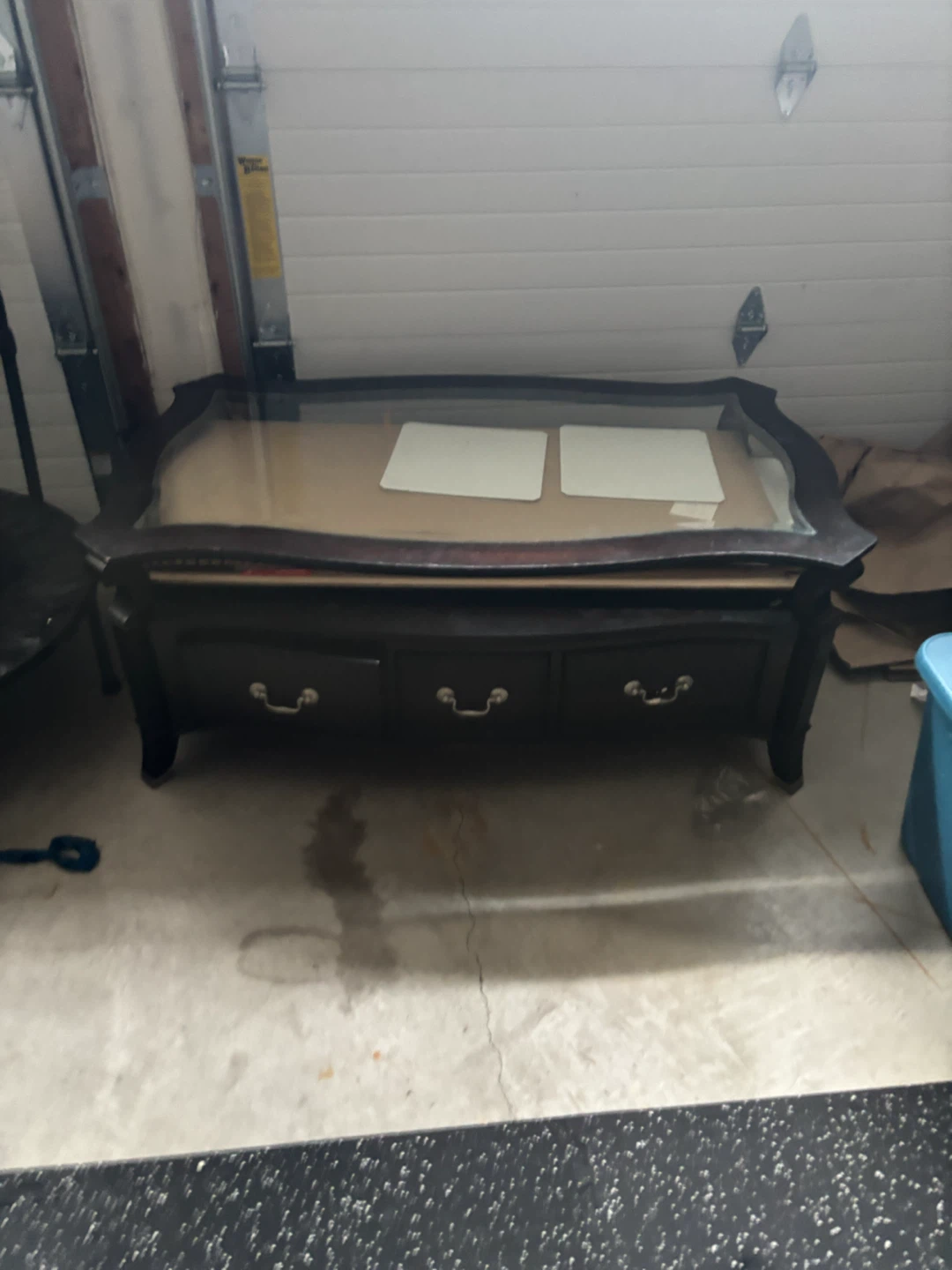 Dark wood coffee table with glass top - photo 2