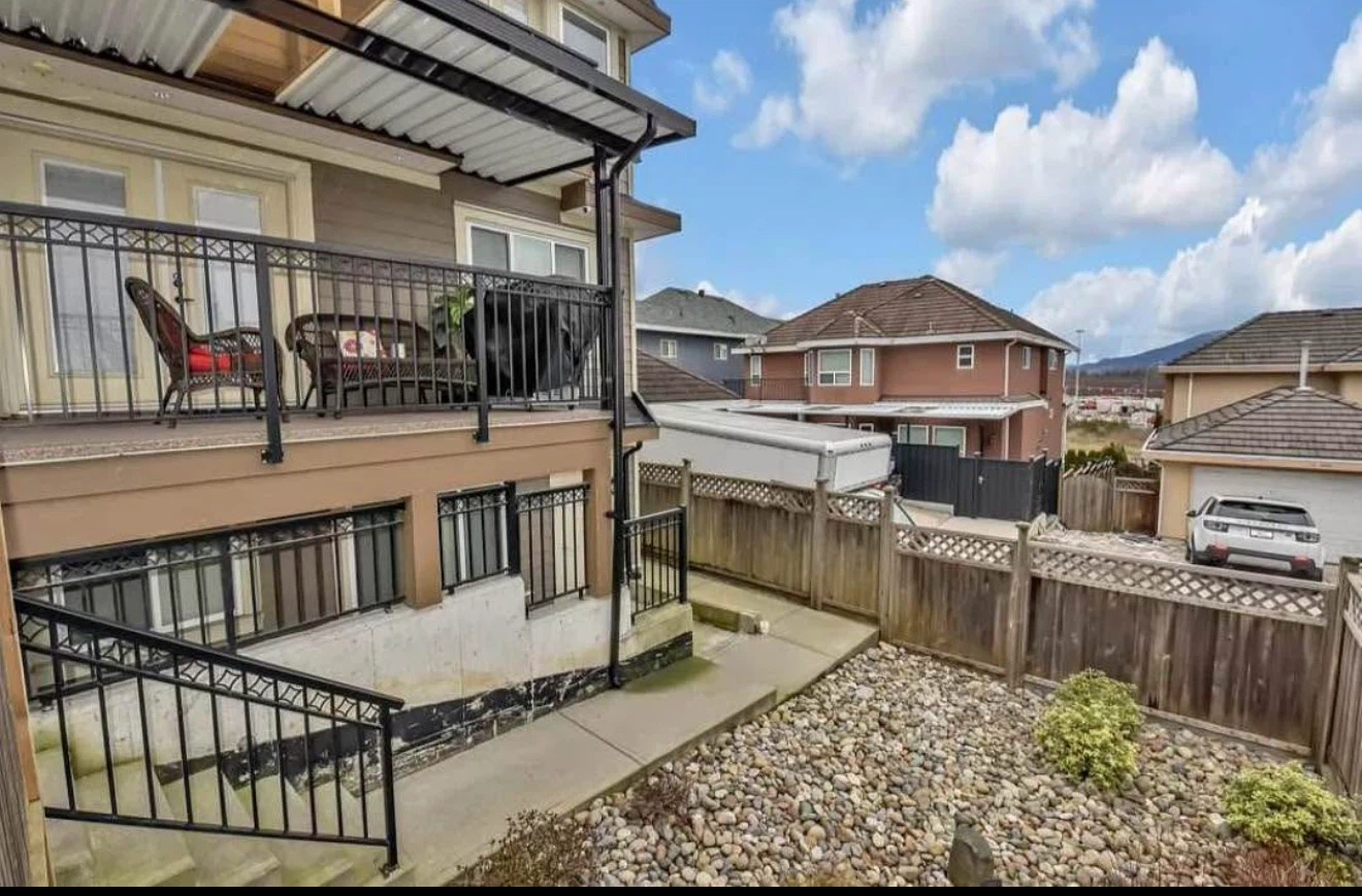 2 Bedroom Basement Suite for Rent – Available October 1st - photo 2