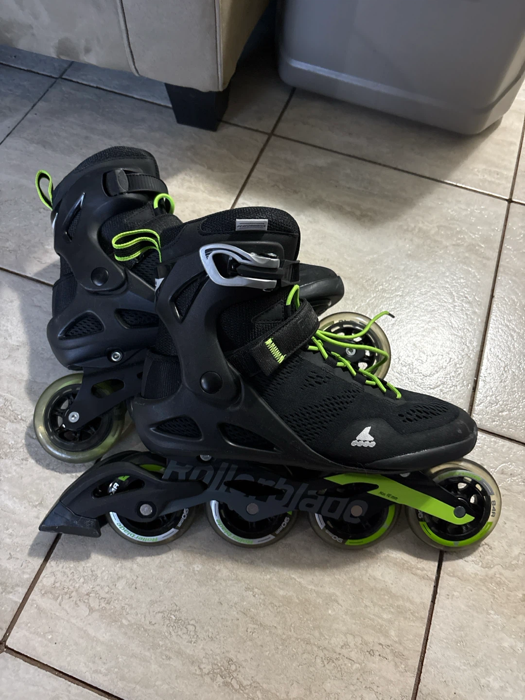 Rollerblade Macroblade 90 Inline Skates (size 11US)