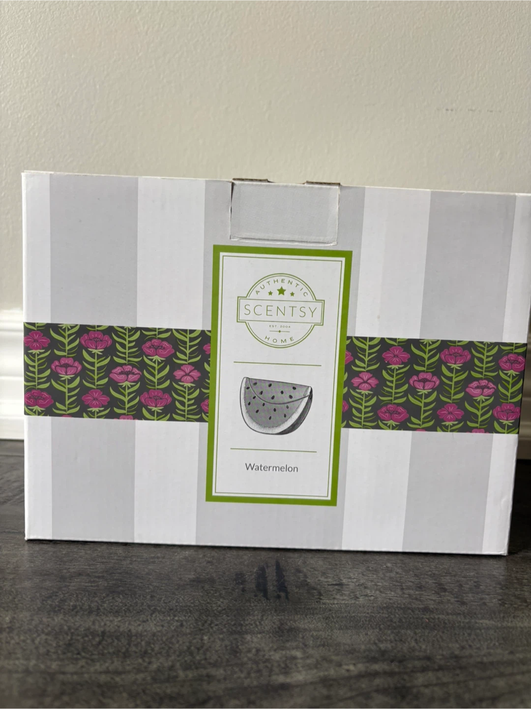 Scentsy Watermelon Warmer - photo 2