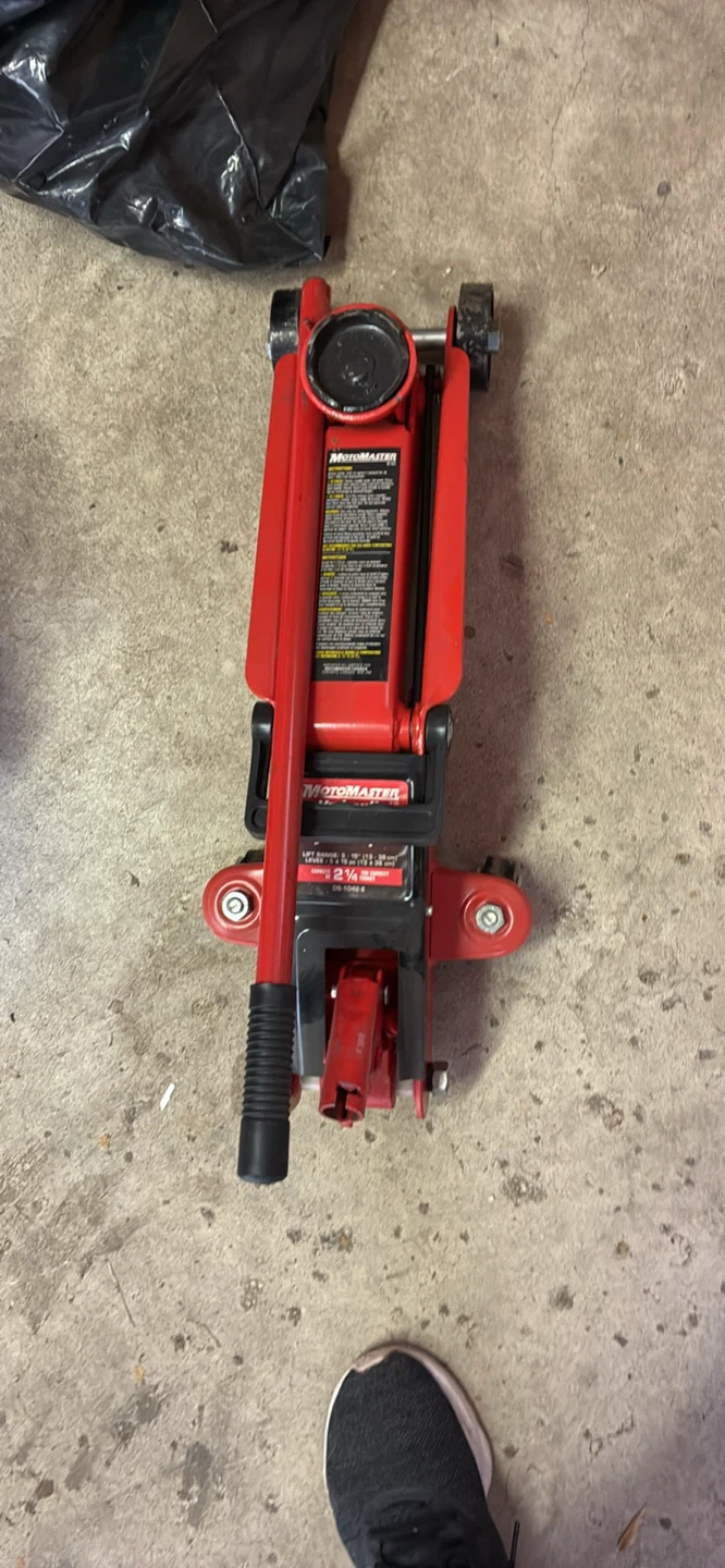MotoMaster Hydraulic Floor Garage Jack - Great Condition