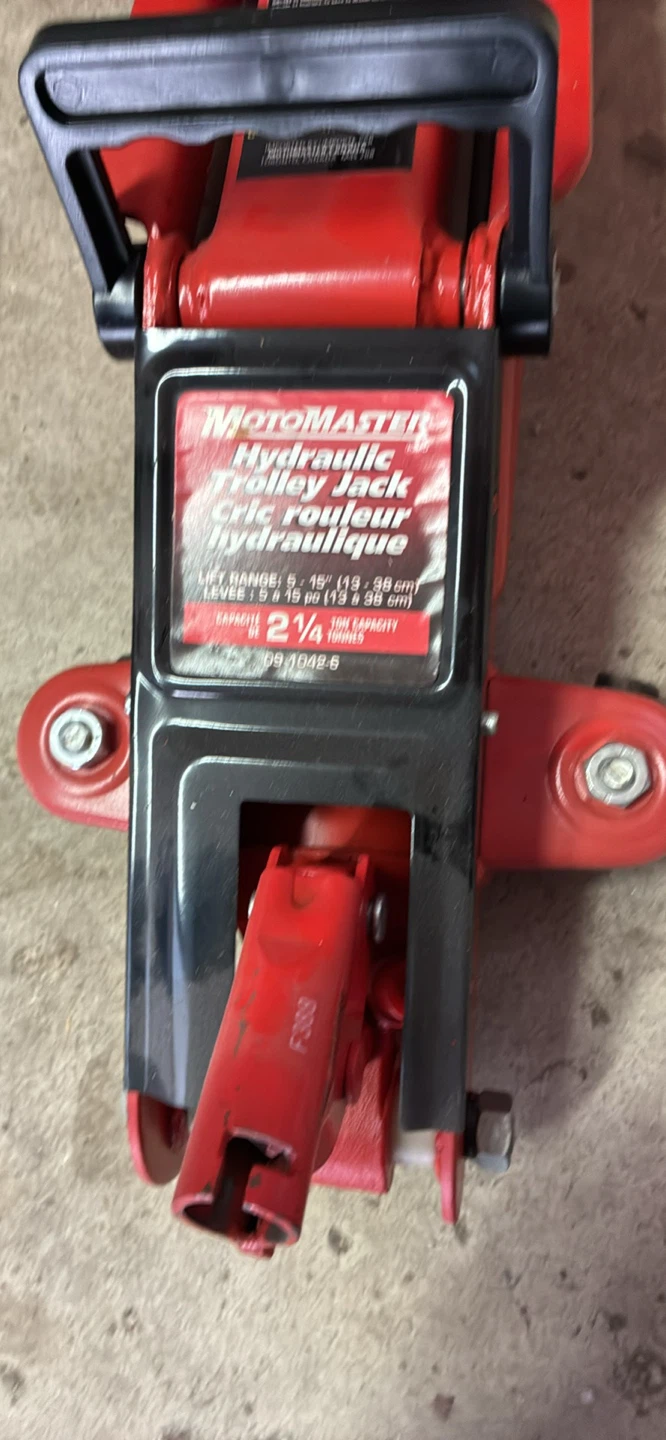 MotoMaster Hydraulic Floor Garage Jack - Great Condition - photo 2