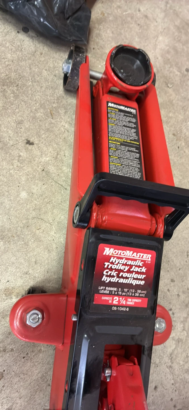 MotoMaster Hydraulic Floor Garage Jack - Great Condition - photo 4
