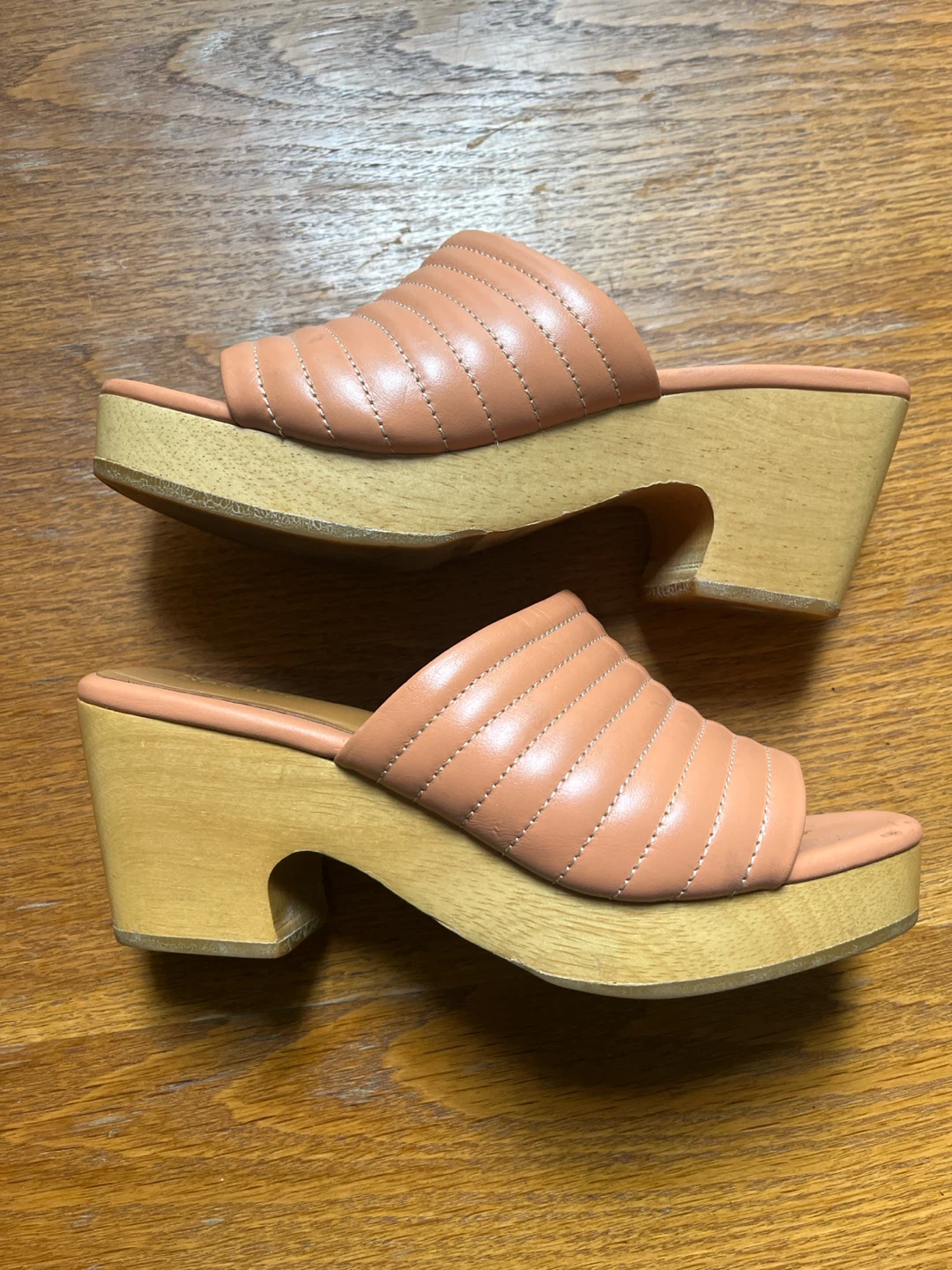 Belkina peach clog heels W7.5