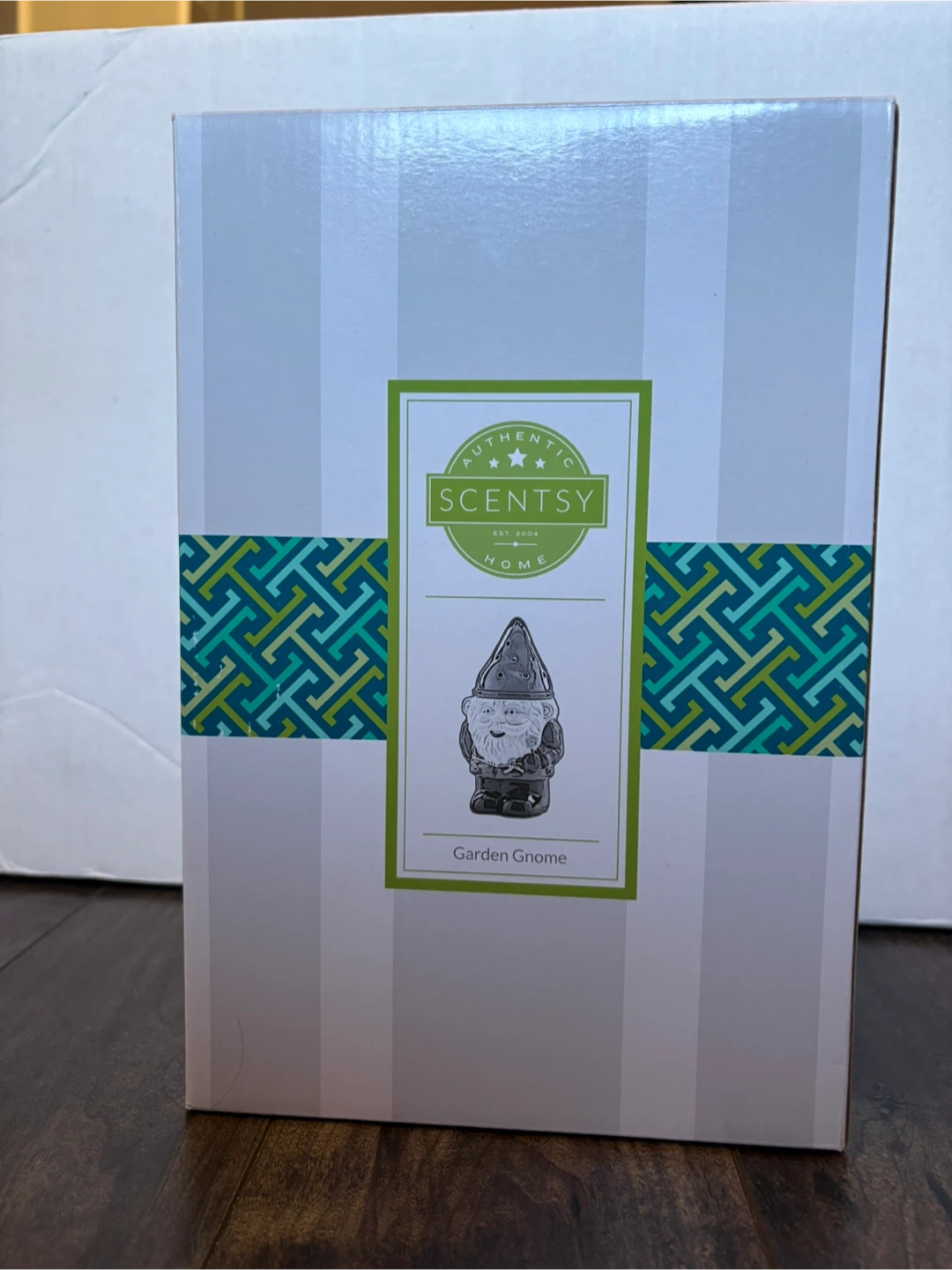 Scentsy Garden Gnome Warmer - photo 2