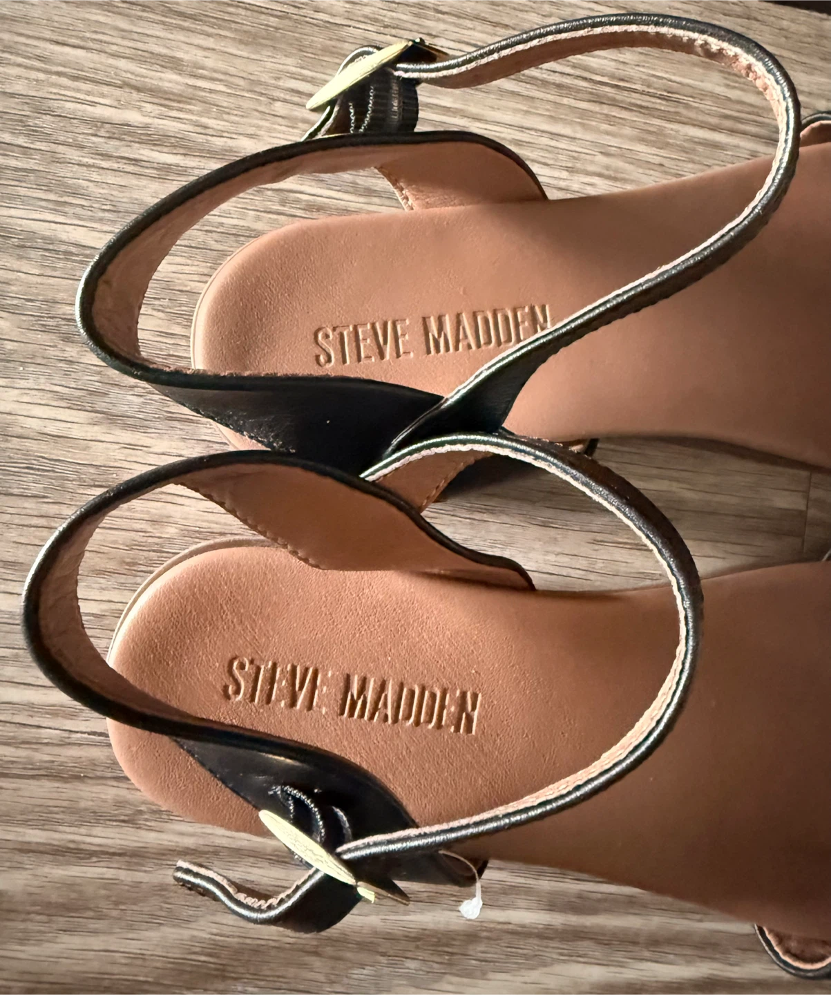 BRAND NEW • STEVE MADDEN Sandals w Sticker - photo 3