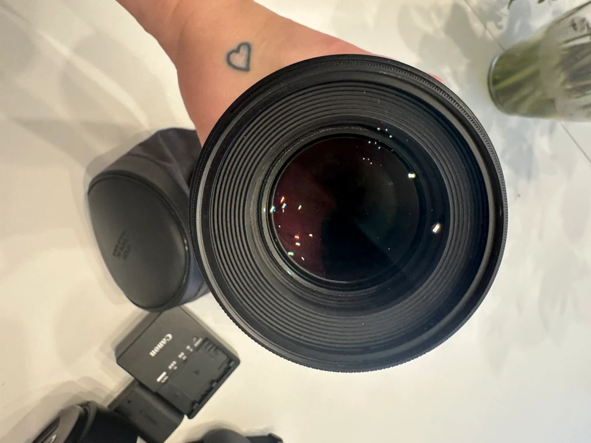 Canon EF 100mm f/ 2.8L Macro IS USM Lens - photo 2