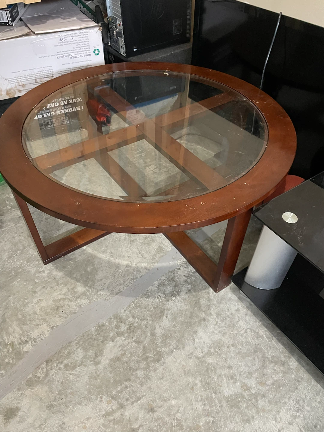 Round Glass Coffee Table and Two Stools - photo 2