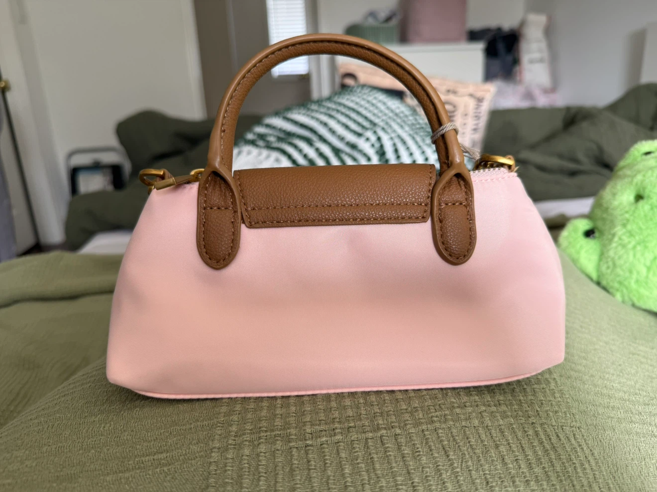 Small pink handbag with strap - photo 2