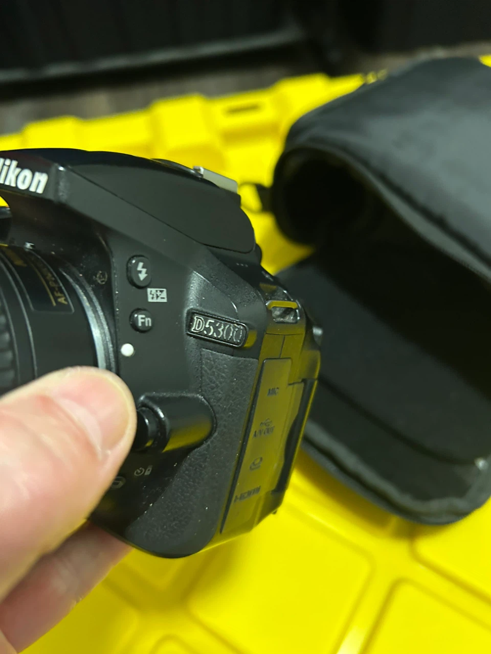 Nikon D5300 DSLR Camera with 18-55mm Lens - photo 2
