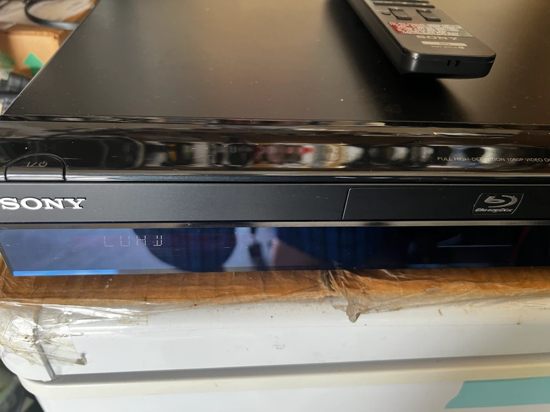 Sony Blu-ray Disc Player with 3 Movies - photo 2