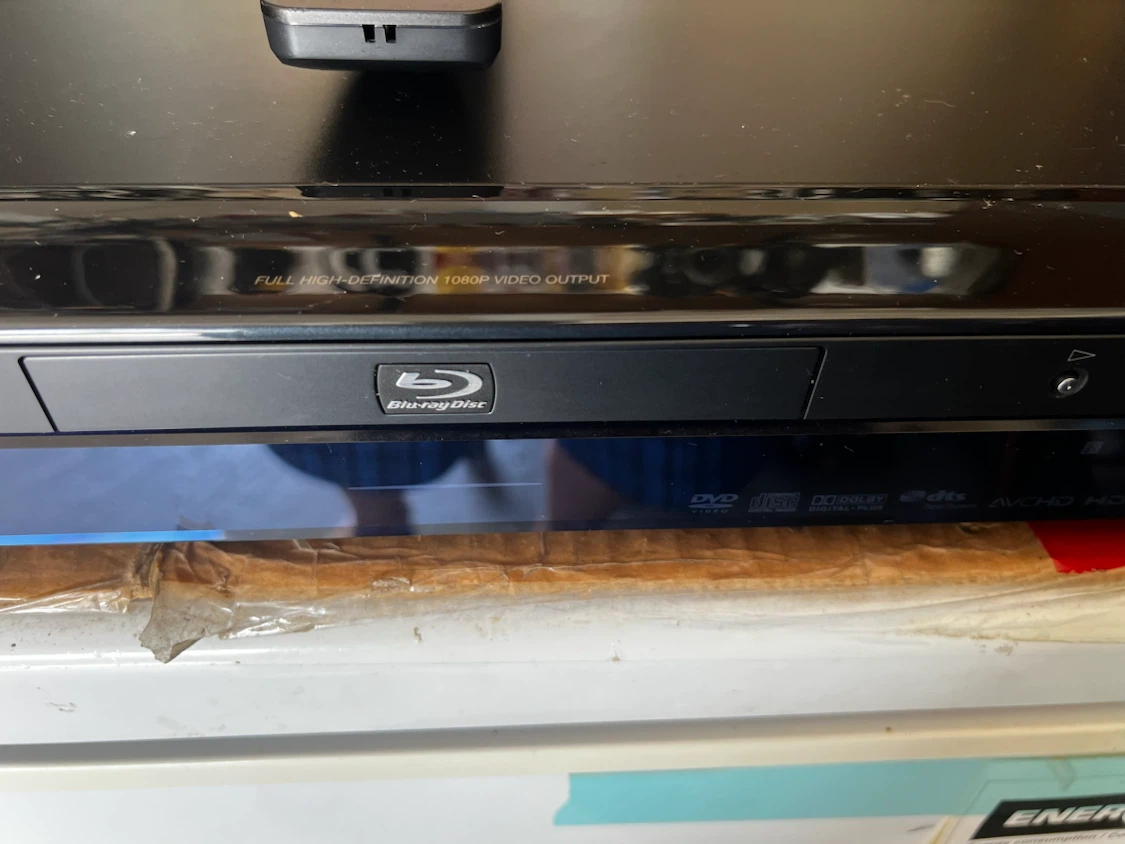 Sony Blu-ray Disc Player with 3 Movies - photo 3