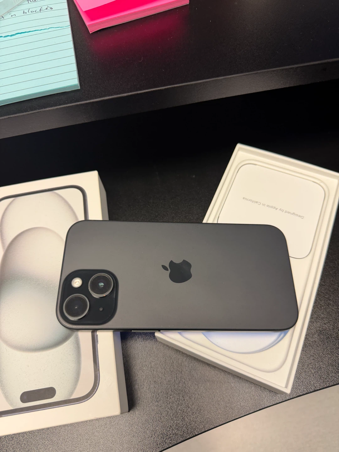 Apple iPhone 15 - photo 2