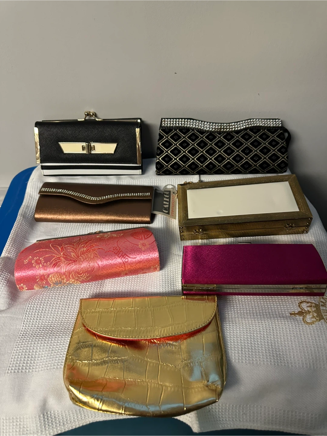 Assorted Vintage and Modern Clutch Bags - photo 2