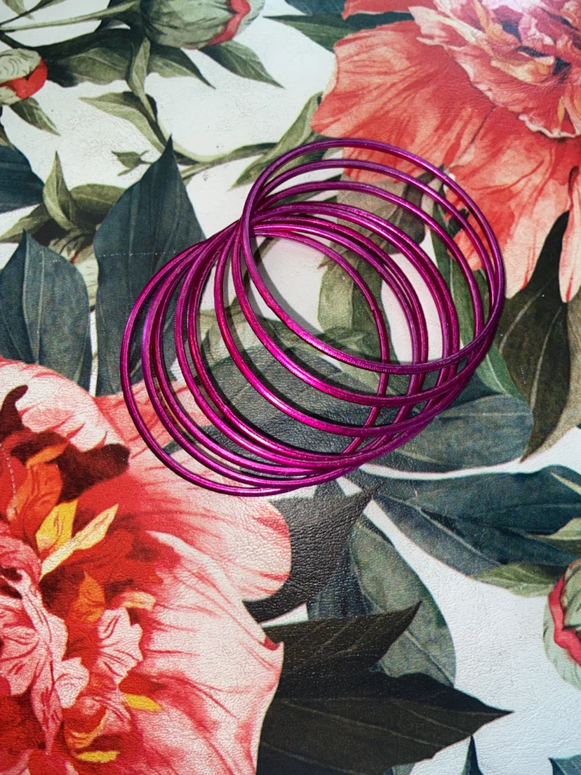 Assorted Party & Travel Accessories Bundle - photo 2