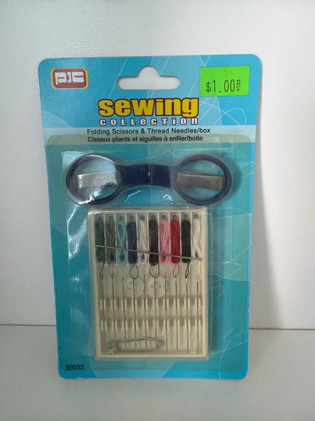 Sewing Collection Folding Scissors and Needle Kit