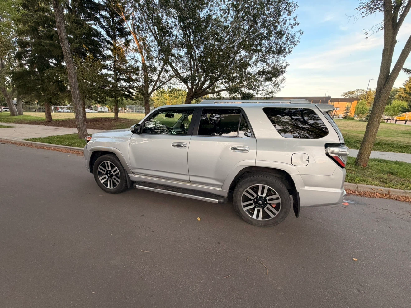 2015 Toyota 4Runner Limited - photo 2
